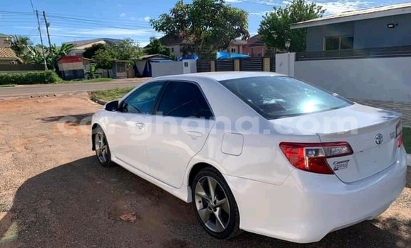 Ra Àlòkù Toyota Corolla funfun Ọkọ̀ in Accra ni Greater Accra Ra Àlòkù Toyota Corolla funfun Ọkọ̀ in Accra ni Greater Accra