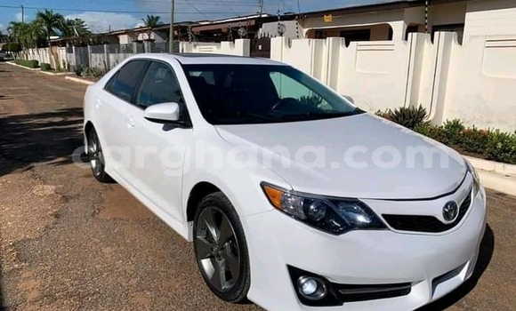 Ra Àlòkù Toyota Corolla funfun Ọkọ̀ in Accra ni Greater Accra Ra Àlòkù Toyota Corolla funfun Ọkọ̀ in Accra ni Greater Accra