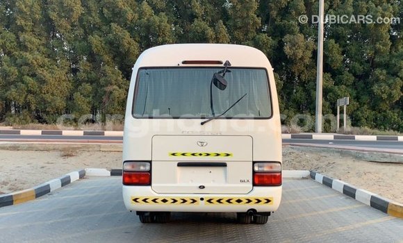 Ra Imported Toyota Coaster funfun Ọkọ̀ in Import - Dubai ni Ashanti Ra Imported Toyota Coaster funfun Ọkọ̀ in Import - Dubai ni Ashanti