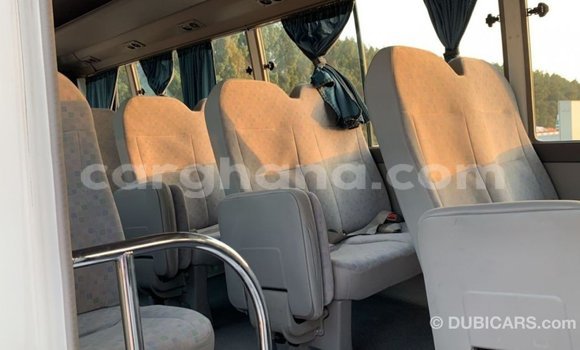 Ra Imported Toyota Coaster funfun Ọkọ̀ in Import - Dubai ni Ashanti Ra Imported Toyota Coaster funfun Ọkọ̀ in Import - Dubai ni Ashanti