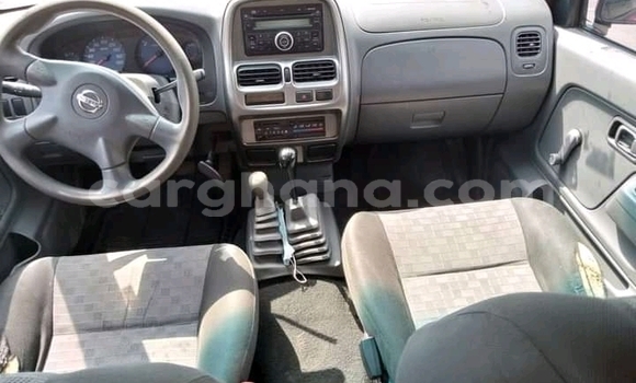 Sayi Na hannu Nissan Hardbody Red Mota in Accra a Greater Accra Sayi Na hannu Nissan Hardbody Red Mota in Accra a Greater Accra