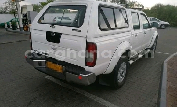 Sayi Na hannu Nissan Hardbody White Mota in Accra a Greater Accra Sayi Na hannu Nissan Hardbody White Mota in Accra a Greater Accra