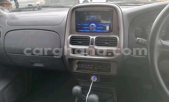 Sayi Na hannu Nissan Hardbody White Mota in Accra a Greater Accra Sayi Na hannu Nissan Hardbody White Mota in Accra a Greater Accra