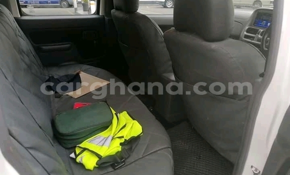 Sayi Na hannu Nissan Hardbody White Mota in Accra a Greater Accra Sayi Na hannu Nissan Hardbody White Mota in Accra a Greater Accra