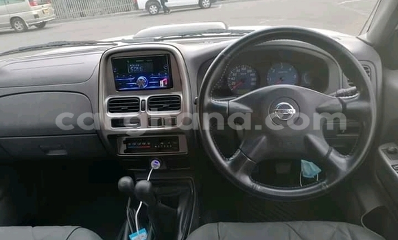 Sayi Na hannu Nissan Hardbody White Mota in Accra a Greater Accra Sayi Na hannu Nissan Hardbody White Mota in Accra a Greater Accra