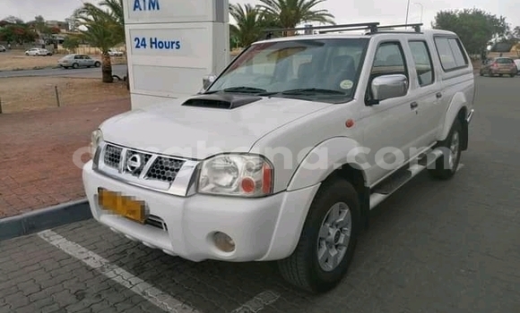 Sayi Na hannu Nissan Hardbody White Mota in Accra a Greater Accra Sayi Na hannu Nissan Hardbody White Mota in Accra a Greater Accra