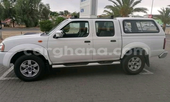 Sayi Na hannu Nissan Hardbody White Mota in Accra a Greater Accra Sayi Na hannu Nissan Hardbody White Mota in Accra a Greater Accra
