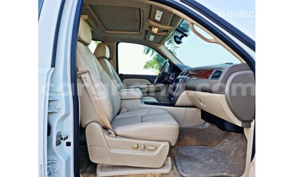 Sayi Imported GMC Yukon White Mota in Import - Dubai a Ashanti Sayi Imported GMC Yukon White Mota in Import - Dubai a Ashanti