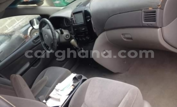 Buy Used Toyota Sienna Silver Car in Sekondi–Takoradi Metropolitan in Western Buy Used Toyota Sienna Silver Car in Sekondi–Takoradi Metropolitan in Western