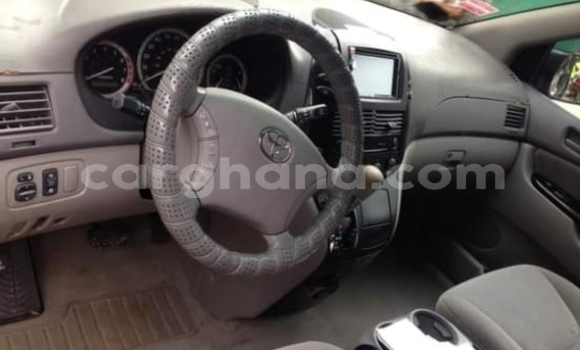 Buy Used Toyota Sienna Silver Car in Sekondi–Takoradi Metropolitan in Western Buy Used Toyota Sienna Silver Car in Sekondi–Takoradi Metropolitan in Western
