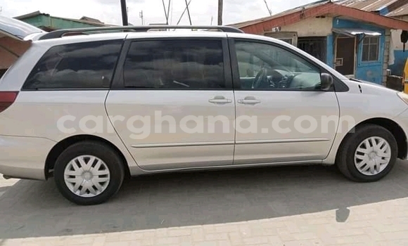 Ra Àlòkù Toyota Sienna Miiran Ọkọ̀ in Accra ni Greater Accra