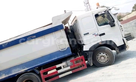 Ra Àlòkù Howo Sinotruck Miiran Ọkọ̀ akẹ́rù ńlá in Accra ni Greater Accra
