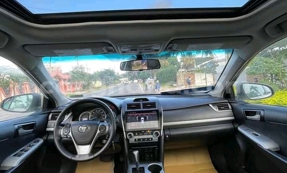 Sayi Na hannu Toyota Camry White Mota in Accra a Greater Accra Sayi Na hannu Toyota Camry White Mota in Accra a Greater Accra