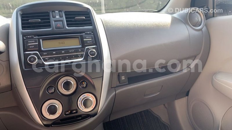 Big with watermark nissan sunny ashanti import dubai 38324