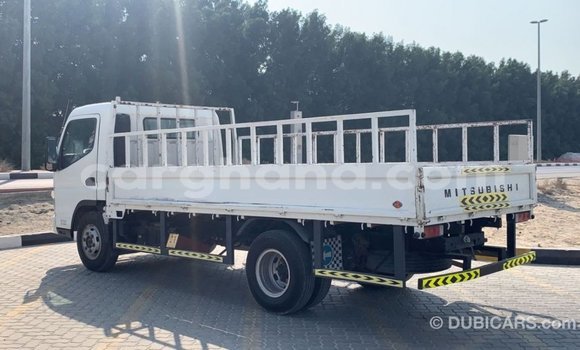 Buy Import Mitsubishi Carisma White Car in Import - Dubai in Ashanti Buy Import Mitsubishi Carisma White Car in Import - Dubai in Ashanti