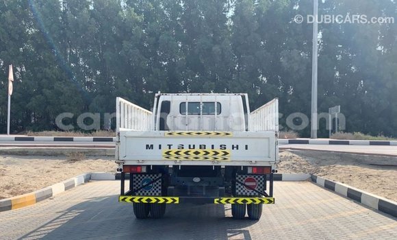 Buy Import Mitsubishi Carisma White Car in Import - Dubai in Ashanti Buy Import Mitsubishi Carisma White Car in Import - Dubai in Ashanti