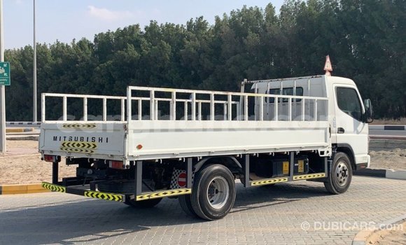 Buy Import Mitsubishi Carisma White Car in Import - Dubai in Ashanti Buy Import Mitsubishi Carisma White Car in Import - Dubai in Ashanti