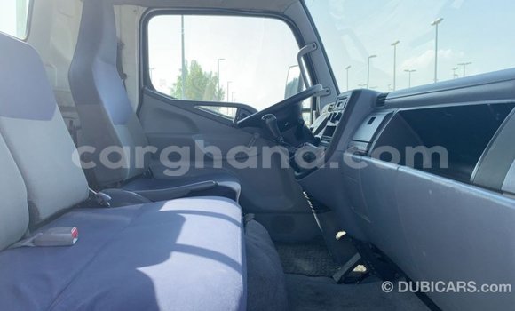 Buy Import Mitsubishi Carisma White Car in Import - Dubai in Ashanti Buy Import Mitsubishi Carisma White Car in Import - Dubai in Ashanti