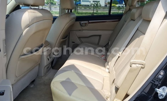 Buy Used Hyundai Santa Fe Black Car in Sekondi–Takoradi Metropolitan in Western Buy Used Hyundai Santa Fe Black Car in Sekondi–Takoradi Metropolitan in Western