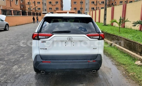 Buy Used Toyota RAV4 White Car in Sekondi–Takoradi Metropolitan in Western Buy Used Toyota RAV4 White Car in Sekondi–Takoradi Metropolitan in Western