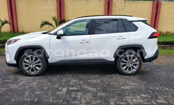 Buy Used Toyota RAV4 White Car in Sekondi–Takoradi Metropolitan in Western Buy Used Toyota RAV4 White Car in Sekondi–Takoradi Metropolitan in Western