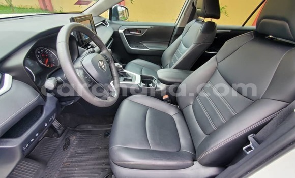 Buy Used Toyota RAV4 White Car in Sekondi–Takoradi Metropolitan in Western Buy Used Toyota RAV4 White Car in Sekondi–Takoradi Metropolitan in Western