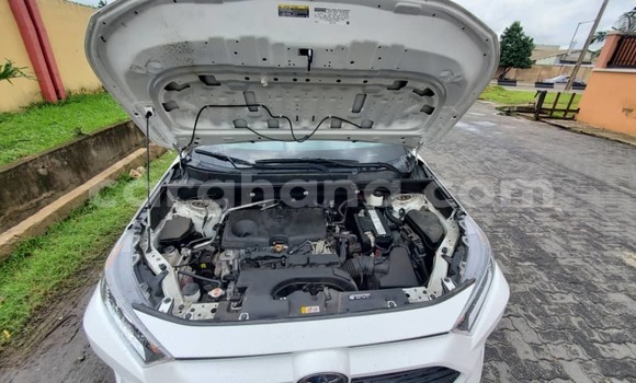 Buy Used Toyota RAV4 White Car in Sekondi–Takoradi Metropolitan in Western Buy Used Toyota RAV4 White Car in Sekondi–Takoradi Metropolitan in Western