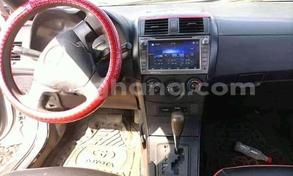 Ra Àlòkù Toyota Corolla funfun Ọkọ̀ in Accra ni Greater Accra Ra Àlòkù Toyota Corolla funfun Ọkọ̀ in Accra ni Greater Accra