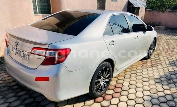 Ra Àlòkù Toyota Camry Silver Ọkọ̀ in Accra ni Greater Accra Ra Àlòkù Toyota Camry Silver Ọkọ̀ in Accra ni Greater Accra