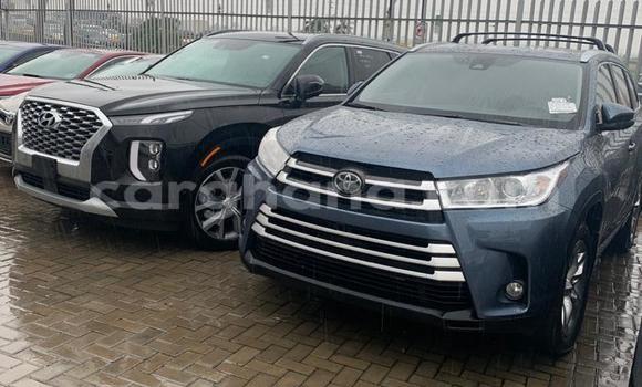 Buy Used Toyota Highlander Blue Car in Sekondi–Takoradi Metropolitan in Western Buy Used Toyota Highlander Blue Car in Sekondi–Takoradi Metropolitan in Western