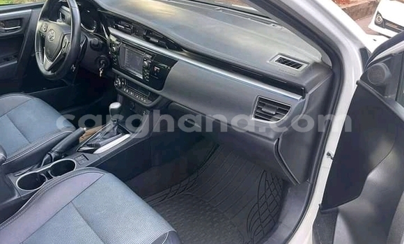 Sayi Na hannu Toyota Corolla White Mota in Accra a Greater Accra Sayi Na hannu Toyota Corolla White Mota in Accra a Greater Accra