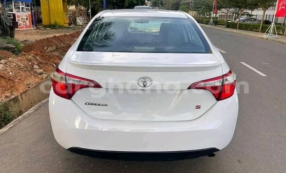 Sayi Na hannu Toyota Corolla White Mota in Accra a Greater Accra Sayi Na hannu Toyota Corolla White Mota in Accra a Greater Accra
