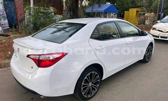 Sayi Na hannu Toyota Corolla White Mota in Accra a Greater Accra Sayi Na hannu Toyota Corolla White Mota in Accra a Greater Accra