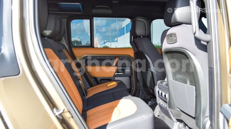 Big with watermark land rover defender ashanti import dubai 38427