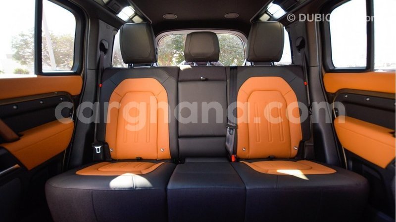 Big with watermark land rover defender ashanti import dubai 38427