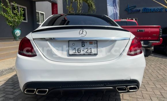Sayi Na hannu Mercedes‒Benz 300–Series White Mota in Accra a Greater Accra Sayi Na hannu Mercedes‒Benz 300–Series White Mota in Accra a Greater Accra