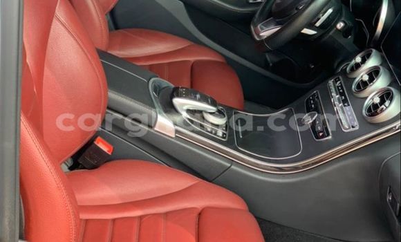 Sayi Na hannu Mercedes‒Benz 300–Series White Mota in Accra a Greater Accra Sayi Na hannu Mercedes‒Benz 300–Series White Mota in Accra a Greater Accra