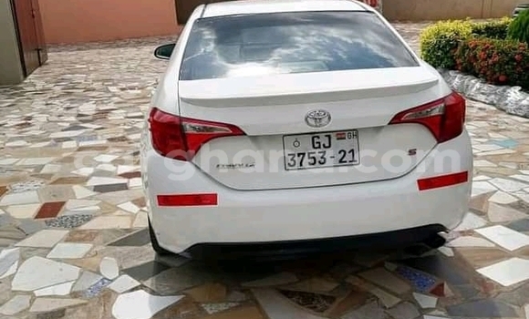 Sayi Na hannu Toyota Corolla White Mota in Accra a Greater Accra Sayi Na hannu Toyota Corolla White Mota in Accra a Greater Accra