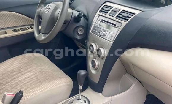 Ra Àlòkù Toyota Belta funfun Ọkọ̀ in Accra ni Greater Accra Ra Àlòkù Toyota Belta funfun Ọkọ̀ in Accra ni Greater Accra
