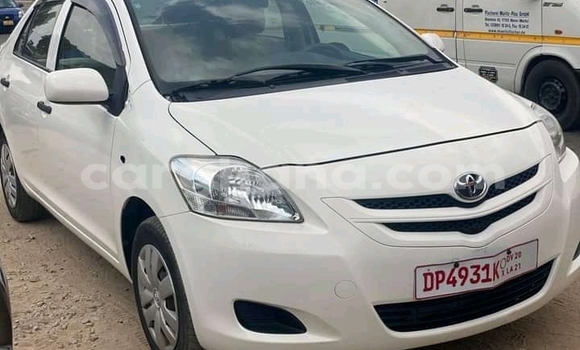 Ra Àlòkù Toyota Belta funfun Ọkọ̀ in Accra ni Greater Accra Ra Àlòkù Toyota Belta funfun Ọkọ̀ in Accra ni Greater Accra