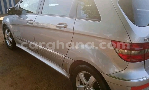 Buy Used Mercedes‒Benz 200 White Car in Accra in Greater Accra Buy Used Mercedes‒Benz 200 White Car in Accra in Greater Accra