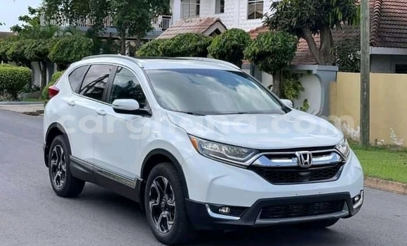 Ra Àlòkù Honda CR–V funfun Ọkọ̀ in Accra ni Greater Accra