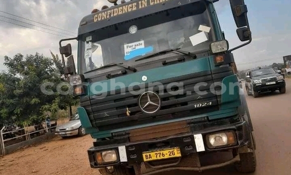 Sayi Na hannu Mercedes‒Benz Truck Sauran Babbar mota in Accra a Greater Accra Sayi Na hannu Mercedes‒Benz Truck Sauran Babbar mota in Accra a Greater Accra