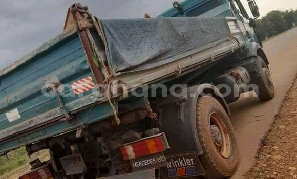 Sayi Na hannu Mercedes‒Benz Truck Sauran Babbar mota in Accra a Greater Accra Sayi Na hannu Mercedes‒Benz Truck Sauran Babbar mota in Accra a Greater Accra