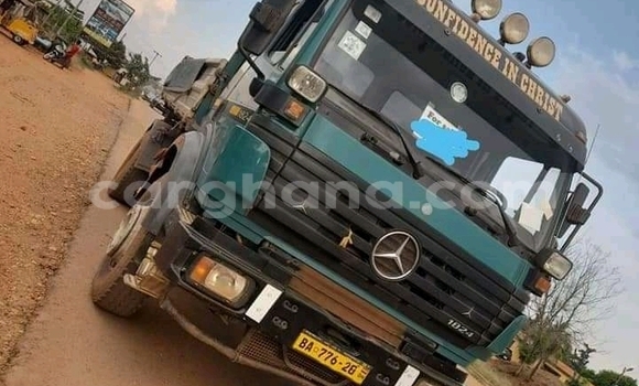 Sayi Na hannu Mercedes‒Benz Truck Sauran Babbar mota in Accra a Greater Accra Sayi Na hannu Mercedes‒Benz Truck Sauran Babbar mota in Accra a Greater Accra