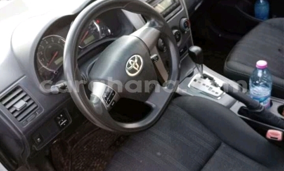 Sayi Na hannu Toyota Corolla White Mota in Accra a Greater Accra Sayi Na hannu Toyota Corolla White Mota in Accra a Greater Accra