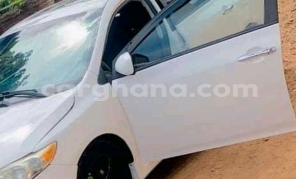 Sayi Na hannu Toyota Corolla White Mota in Accra a Greater Accra Sayi Na hannu Toyota Corolla White Mota in Accra a Greater Accra
