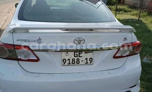 Sayi Na hannu Toyota Corolla White Mota in Accra a Greater Accra Sayi Na hannu Toyota Corolla White Mota in Accra a Greater Accra