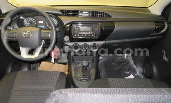 Sayi Sabo Toyota Hilux White Mota in Accra a Greater Accra Sayi Sabo Toyota Hilux White Mota in Accra a Greater Accra