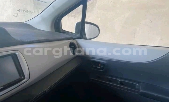 Sayi Na hannu Toyota Vitz White Mota in Accra a Greater Accra Sayi Na hannu Toyota Vitz White Mota in Accra a Greater Accra